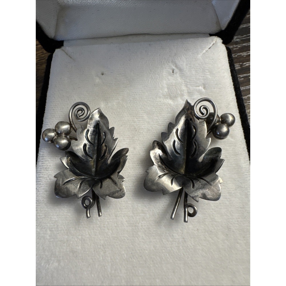 VTG Sterling Taxco Silver Grape Leaf Post Earrings Mexico 925 Boho Jewelry box